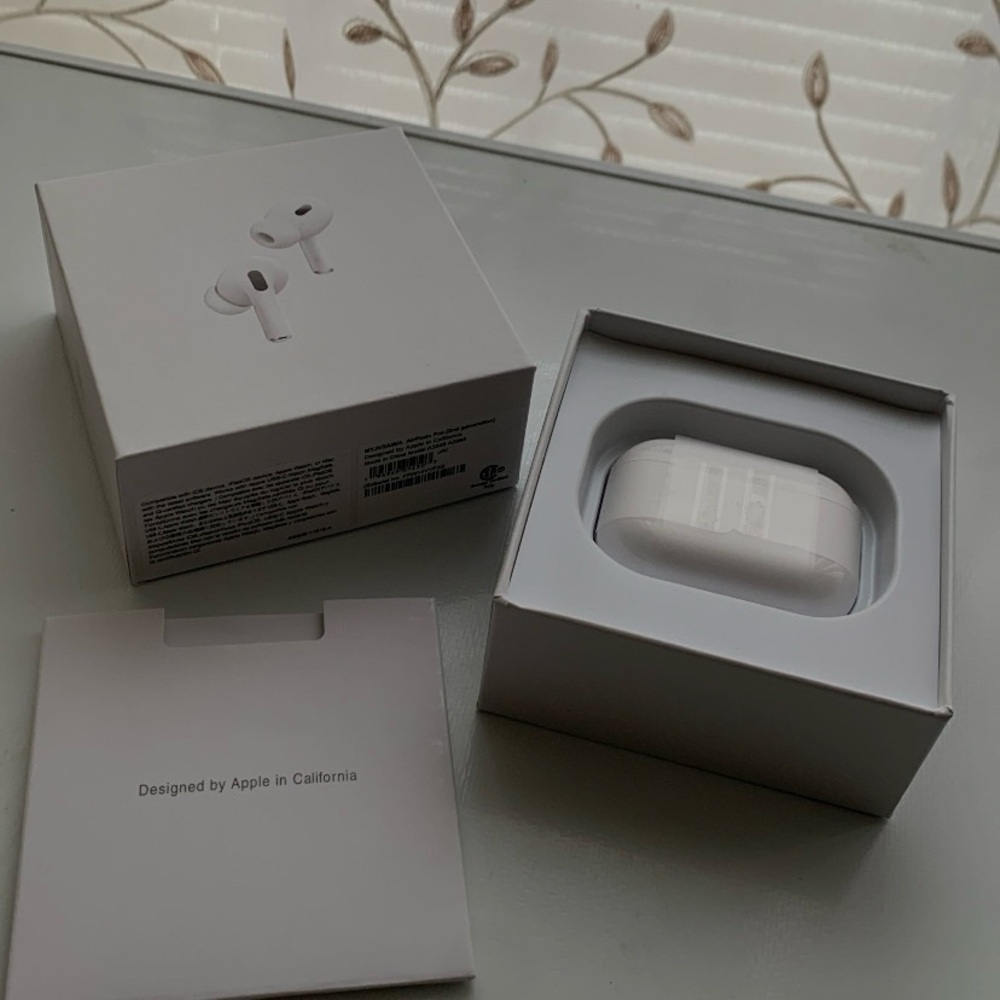 Apple AirPods Pro with Charging Case